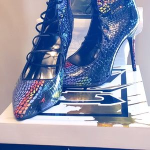 Shoes, high heels, snake print